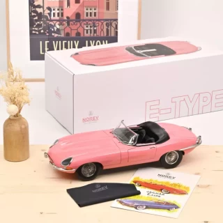 Jaguar E-Type Cabriolet 1962 Rosa 1:12 - Limitierte Auflage 300 St. Norev 1:12 Metallmodell (Türen/Hauben nicht zu öffnen!)